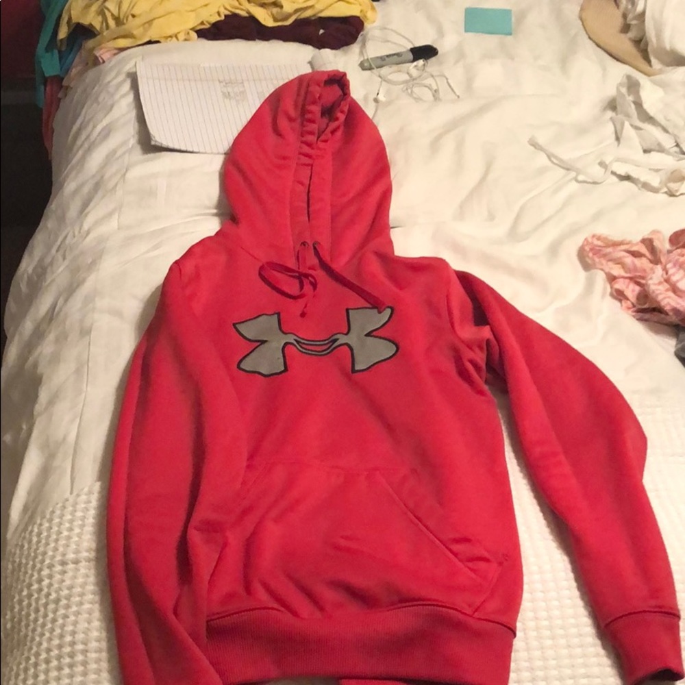 Under armpit sweatshirt